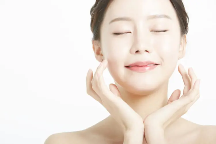 プチプラのツヤ肌ファンデーション13選|崩れない透明感!毛穴カバーも