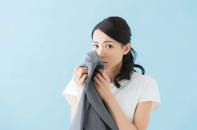服 汗臭い