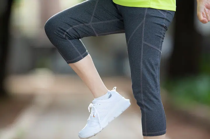 なぜ?足踏みダイエットで痩せない…!何分やると効果的?消費カロリーも