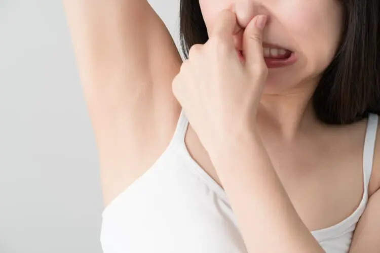 体臭がきつい女性 特徴